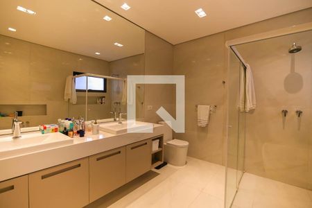 Casa à venda com 408m², 3 quartos e 6 vagas Casa à venda com 408m², 3 quartos e 6 vagasBanheiro da Suíte 2