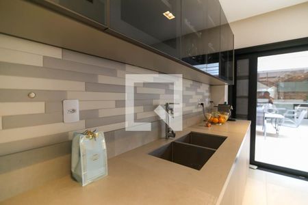 Casa à venda com 408m², 3 quartos e 6 vagas Casa à venda com 408m², 3 quartos e 6 vagasCozinha - Torneira