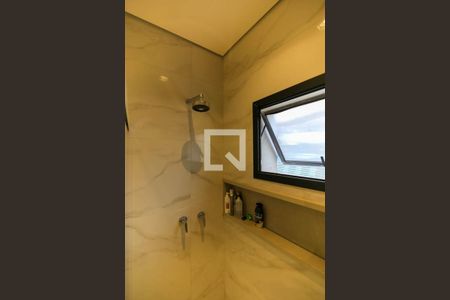 Casa à venda com 408m², 3 quartos e 6 vagas Casa à venda com 408m², 3 quartos e 6 vagasBanheiro da Suíte 1