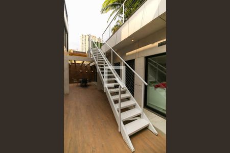 Casa à venda com 408m², 3 quartos e 6 vagas Casa à venda com 408m², 3 quartos e 6 vagasÁrea de Serviço