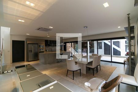 Casa à venda com 408m², 3 quartos e 6 vagas Casa à venda com 408m², 3 quartos e 6 vagasCozinha