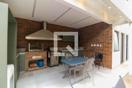 Casa à venda com 408m², 3 quartos e 6 vagas Casa à venda com 408m², 3 quartos e 6 vagasQuintal