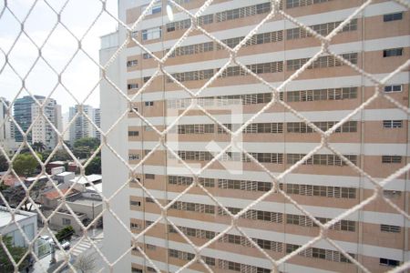 Vista de apartamento à venda com 2 quartos, 61m² em Vila Uberabinha, São Paulo