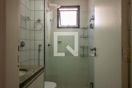 Banheiro de apartamento para alugar com 2 quartos, 228m² em Centro, Uberlândia