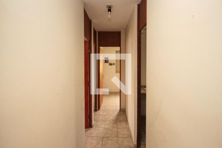 Corredor de apartamento para alugar com 3 quartos, 65m² em Vila Graciosa, São Paulo