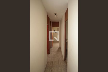 Corredor de apartamento para alugar com 3 quartos, 65m² em Vila Graciosa, São Paulo