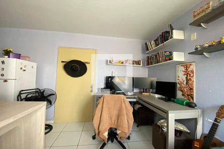 Sala/Quarto de kitnet/studio à venda com 1 quarto, 28m² em Cristo Rei, São Leopoldo