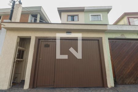 Casa à venda com 250m², 3 quartos e 5 vagas Casa à venda com 250m², 3 quartos e 5 vagasFachada