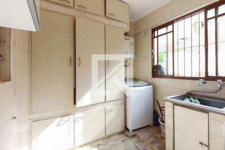 Casa à venda com 250m², 3 quartos e 5 vagas Casa à venda com 250m², 3 quartos e 5 vagasÁrea de serviço