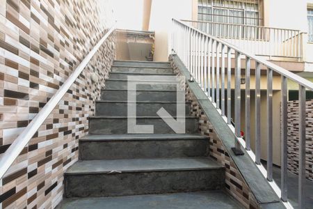 Casa à venda com 250m², 3 quartos e 5 vagas Casa à venda com 250m², 3 quartos e 5 vagasEntrada