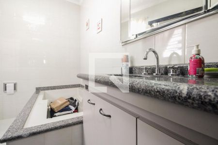 Casa à venda com 250m², 3 quartos e 5 vagas Casa à venda com 250m², 3 quartos e 5 vagasBanheiro Suíte