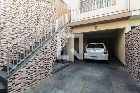 Casa à venda com 250m², 3 quartos e 5 vagas Casa à venda com 250m², 3 quartos e 5 vagasGaragem