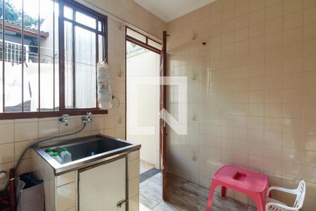 Casa à venda com 250m², 3 quartos e 5 vagas Casa à venda com 250m², 3 quartos e 5 vagasÁrea de serviço