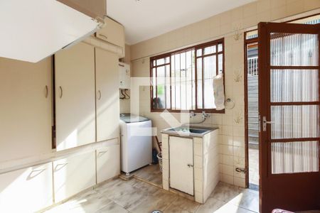 Casa à venda com 250m², 3 quartos e 5 vagas Casa à venda com 250m², 3 quartos e 5 vagasÁrea de serviço