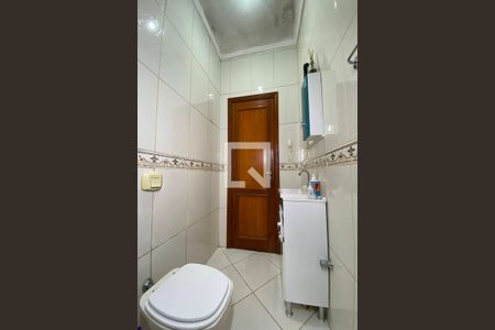 Casa à venda com 247m², 2 quartos e 2 vagasBanheiro Social 1