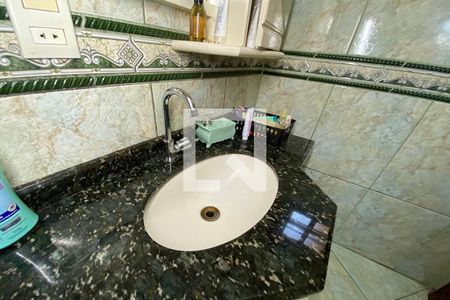 Casa à venda com 247m², 2 quartos e 2 vagasPia do Banheiro da Suíte