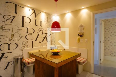 Apartamento à venda com 181m², 3 quartos e 3 vagasCozinha e Área de Serviço