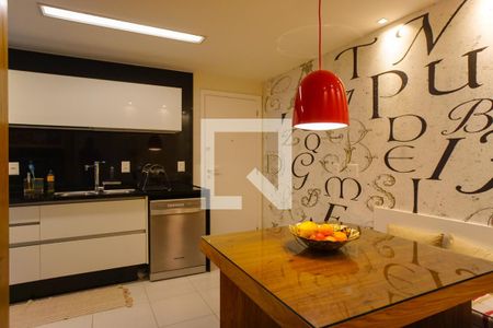 Apartamento à venda com 181m², 3 quartos e 3 vagasCozinha e Área de Serviço