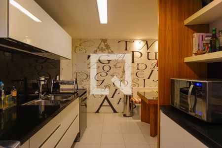 Apartamento à venda com 181m², 3 quartos e 3 vagasCozinha e Área de Serviço