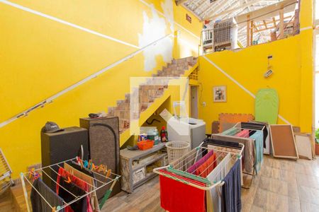 Casa à venda com 380m², 3 quartos e 2 vagasÁrea de Serviço