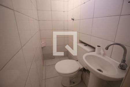 Banheiro de casa para alugar com 1 quarto, 35m² em Vila Mazzei, São Paulo