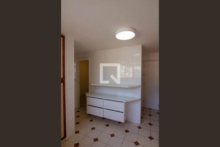 Apartamento à venda com 175m², 4 quartos e 1 vagaÁrea de Serviço