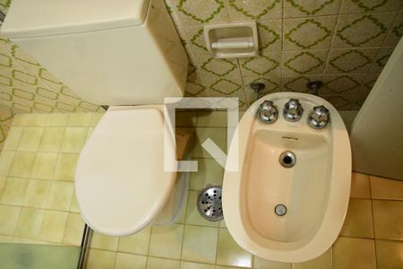 Casa de condomínio para alugar com 280m², 4 quartos e 4 vagasBanheiro da Suíte 2