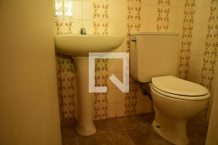 Casa de condomínio para alugar com 280m², 4 quartos e 4 vagasLavabo