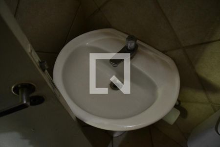 Casa de condomínio para alugar com 280m², 4 quartos e 4 vagasBanheiro Corredor