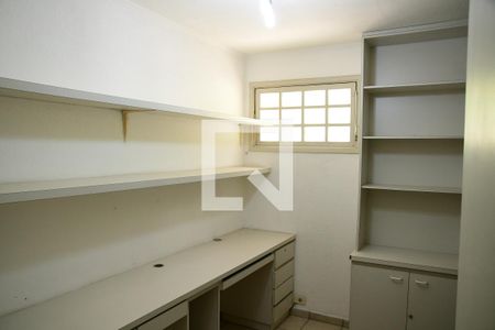 Casa de condomínio para alugar com 280m², 4 quartos e 4 vagasDespensa
