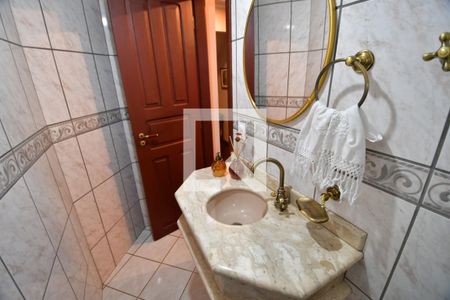 Casa à venda com 340m², 4 quartos e 2 vagasLavabo