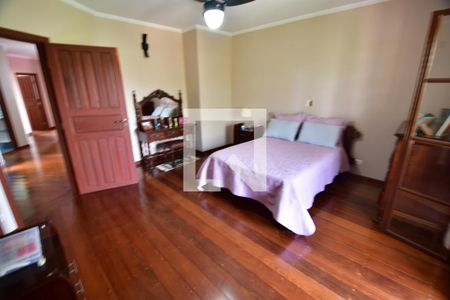 Casa à venda com 340m², 4 quartos e 2 vagasQuarto 4 - Suíte