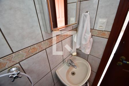 Casa à venda com 340m², 4 quartos e 2 vagasBanheiro de serviço