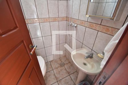 Casa à venda com 340m², 4 quartos e 2 vagasBanheiro de serviço