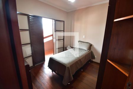 Casa à venda com 340m², 4 quartos e 2 vagasQuarto 2