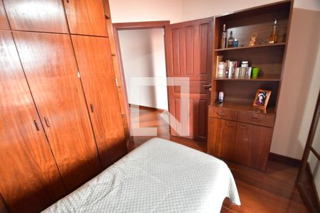 Casa à venda com 340m², 4 quartos e 2 vagasQuarto 2
