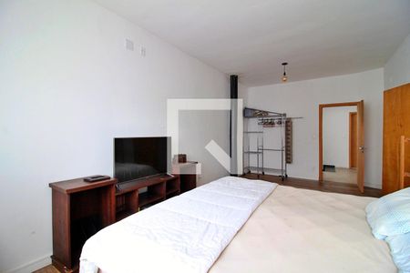 Casa à venda com 240m², 3 quartos e 3 vagasSuíte 1