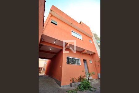 Casa à venda com 240m², 3 quartos e 3 vagasFachada