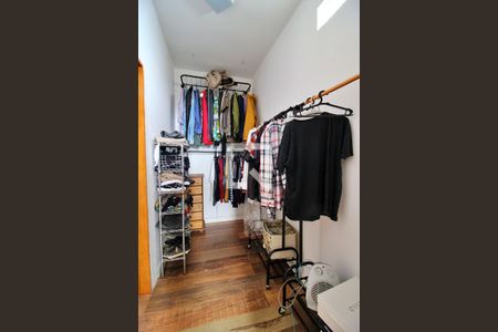 Casa à venda com 240m², 3 quartos e 3 vagasCloset