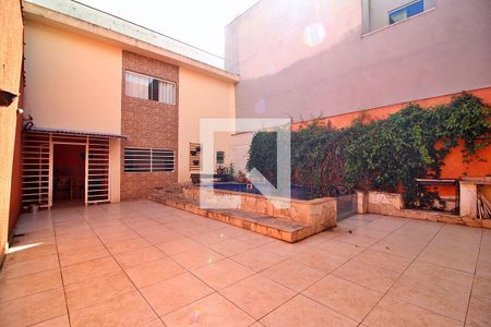 Casa à venda com 240m², 3 quartos e 3 vagasPiscina