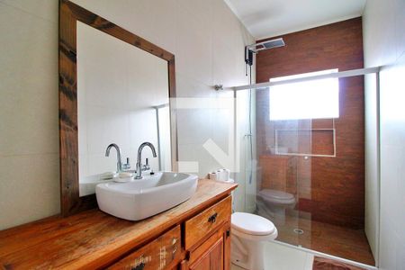 Casa à venda com 240m², 3 quartos e 3 vagasBanheiro da Suíte 1