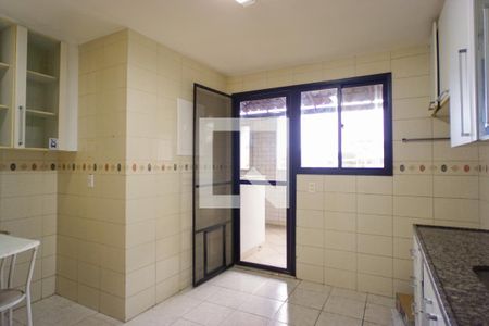 Apartamento para alugar com 120m², 2 quartos e 2 vagasCozinha
