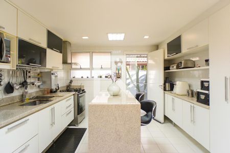 Casa de condomínio à venda com 320m², 6 quartos e 3 vagasSala/Cozinha