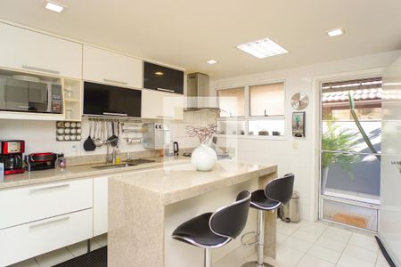 Casa de condomínio à venda com 320m², 6 quartos e 3 vagasSala/Cozinha