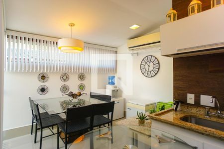 Casa de condomínio à venda com 320m², 6 quartos e 3 vagasÁrea Gourmet