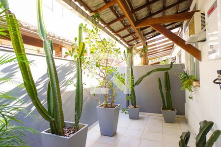 Casa de condomínio à venda com 320m², 6 quartos e 3 vagasÁrea de Serviço