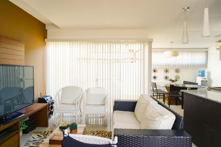 Casa de condomínio à venda com 320m², 6 quartos e 3 vagasÁrea Gourmet