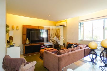 Casa de condomínio à venda com 320m², 6 quartos e 3 vagasSala/Cozinha