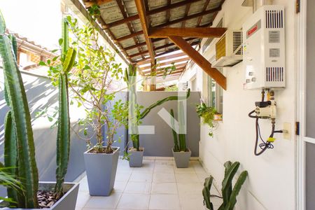 Casa de condomínio à venda com 320m², 6 quartos e 3 vagasÁrea de Serviço