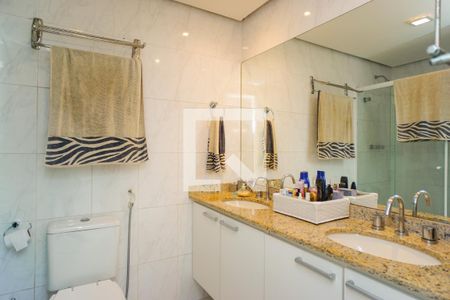 Casa de condomínio à venda com 320m², 6 quartos e 3 vagasBanheiro da Suíte 1